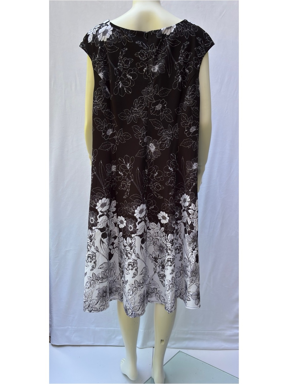 London Times Women's A-line Dress Floral Black & White Size 22W MSRP $89 - Picture 4 of 12